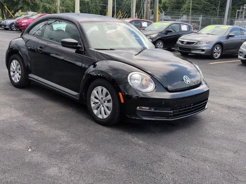 Used 2014 Volkswagen Beetle 2.5 FWD image 2
