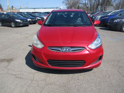 Used 2014 Hyundai Accent GLS image 2