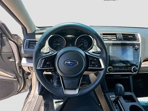 Used 2018 Subaru Outback 2.5i Limited AWD/4WD image 11