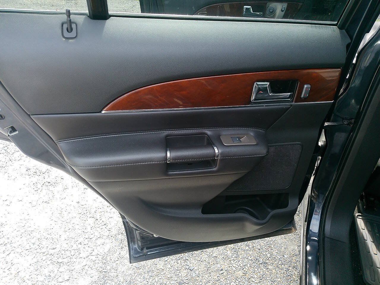 Used 2013 Lincoln MKX AWD image 17