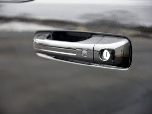 Used 2020 RAM 1500 Limited w/ Black Appearance Package image 13