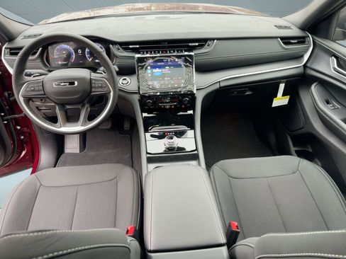 New 2025 Jeep Grand Cherokee Laredo X image 16