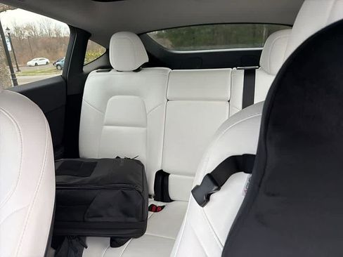Used 2023 Tesla Model Y Long Range image 18