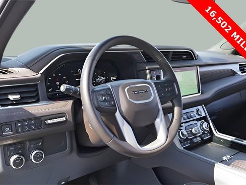 Used 2024 GMC Yukon Denali image 61