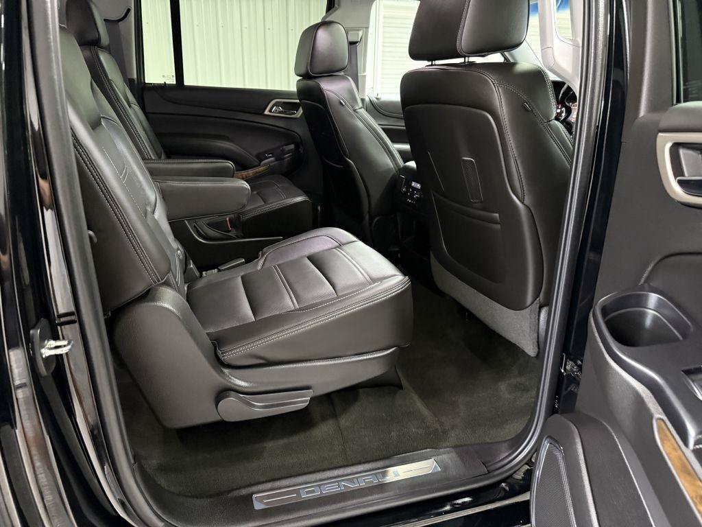 Used 2015 GMC Yukon XL Denali w/ Touring Package AWD/4WD image 43