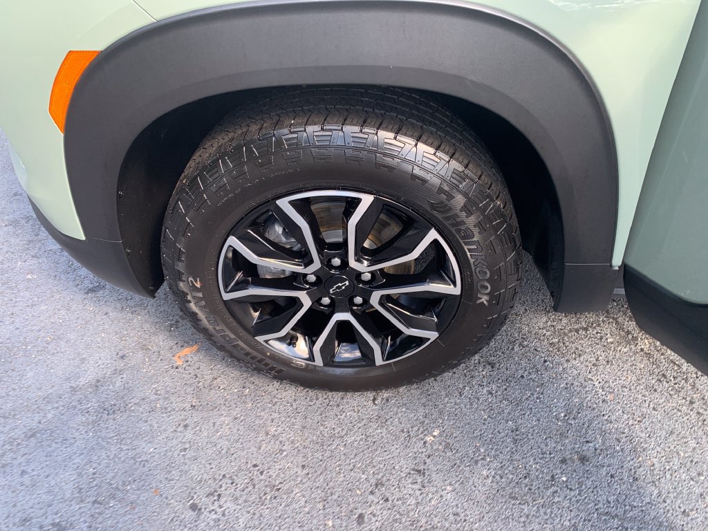 Used 2025 Chevrolet TrailBlazer ACTIV w/ Convenience Package FWD image 23