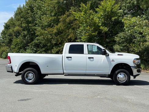 Used 2024 RAM 3500 Tradesman w/ Chrome Appearance Group image 4