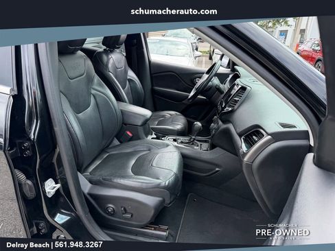 Used 2019 Jeep Cherokee Limited FWD image 18