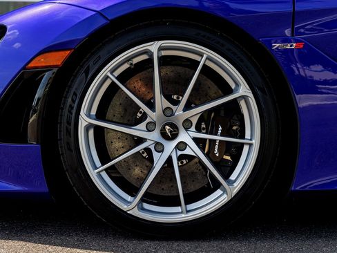New 2026 McLaren 750S Spider RWD image 21