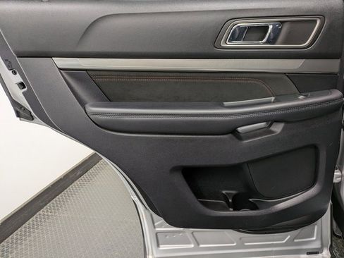 Used 2018 Ford Explorer XLT w/ Equipment Group 202A image 21