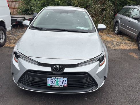 Used 2024 Toyota Corolla LE w/ LE Convenience Package FWD image 3