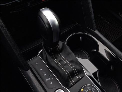 Certified 2023 Volkswagen Atlas SE image 14