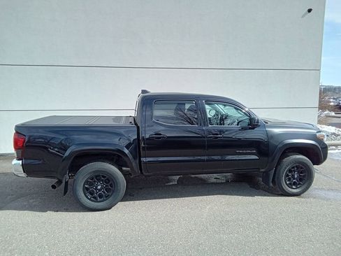 Certified 2022 Toyota Tacoma SR5 image 2