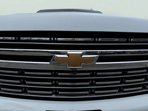 Used 2021 Chevrolet Suburban Premier w/ Premium Package image 13