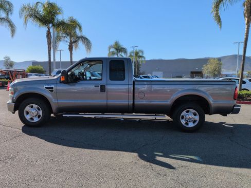 Used 2010 Ford F250 Lariat image 7