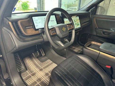 Used 2026 Rivian R1S Premium AWD/4WD image 8