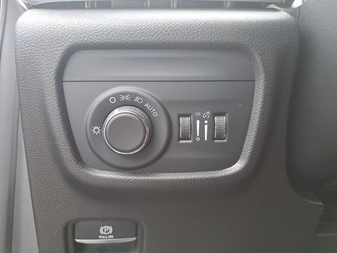 Certified 2022 Jeep Grand Cherokee Altitude AWD/4WD image 26