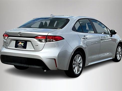 Used 2024 Toyota Corolla LE image 5