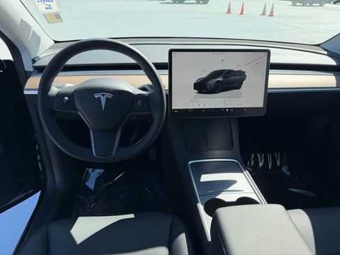 Used 2024 Tesla Model Y Long Range image 13