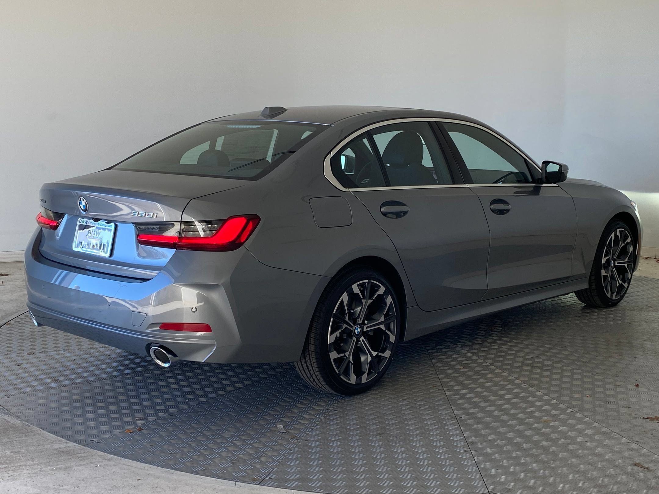 Used 2026 BMW 330i xDrive Sedan w/ Premium Package AWD/4WD image 8