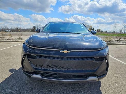 Used 2025 Chevrolet Equinox EV LT image 2