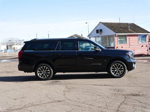 Used 2017 Jeep Grand Cherokee Overland w/ Jeep Active Safety Group image 2