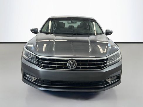 Used 2018 Volkswagen Passat 2.0T SE FWD image 3