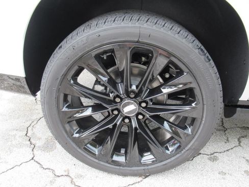 New 2026 Cadillac Escalade Platinum Sport w/ LPO, ONYX Package AWD/4WD image 7