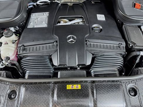 New 2025 Mercedes-Benz GLS 580 4MATIC image 29