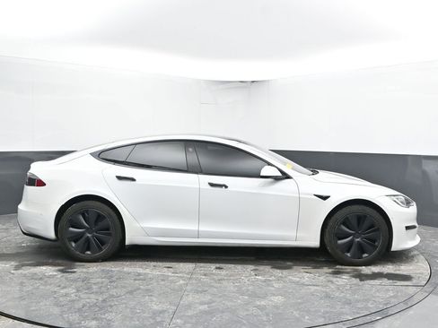 Used 2021 Tesla Model S Plaid image 11