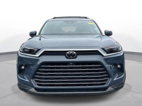 Certified 2024 Toyota Grand Highlander AWD image 3