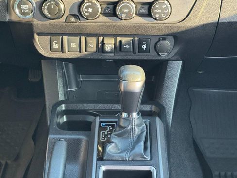 Used 2020 Toyota Tacoma TRD Off-Road w/ TRD Premium Off Road Package image 13