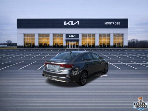 Certified 2024 Kia Forte LXS FWD image 6