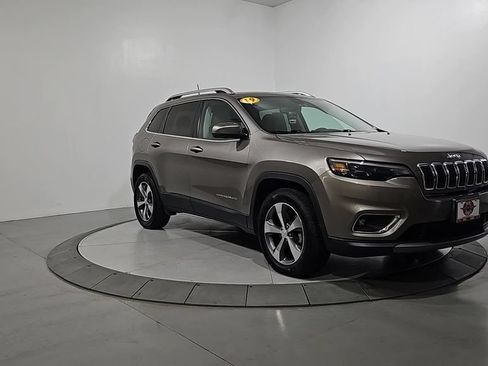 Used 2019 Jeep Cherokee Limited w/ Luxury Group AWD/4WD image 8
