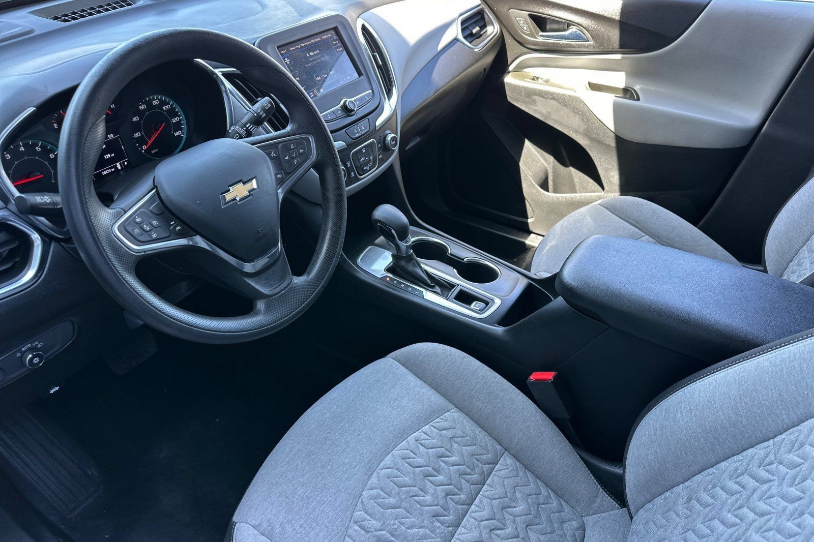 Used 2023 Chevrolet Equinox LS w/ LPO, Floor Liner Package FWD image 11