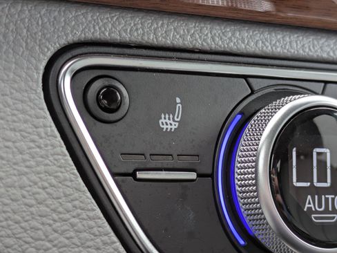 Used 2023 Audi Q5 2.0T Premium image 29