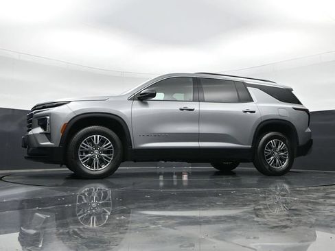Used 2025 Chevrolet Traverse LT AWD/4WD image 45