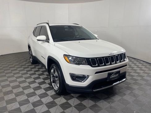 Used 2019 Jeep Compass Limited AWD/4WD image 2