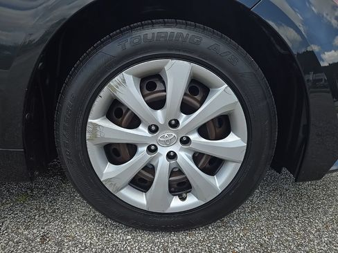 Used 2020 Toyota Corolla LE FWD image 29
