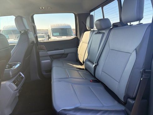 Used 2023 Ford F150 Lariat w/ Trailer Tow Package image 13