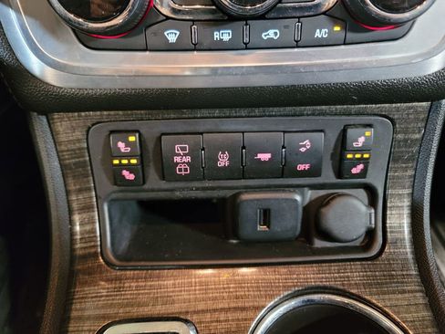 Used 2017 GMC Acadia Limited SLT image 18