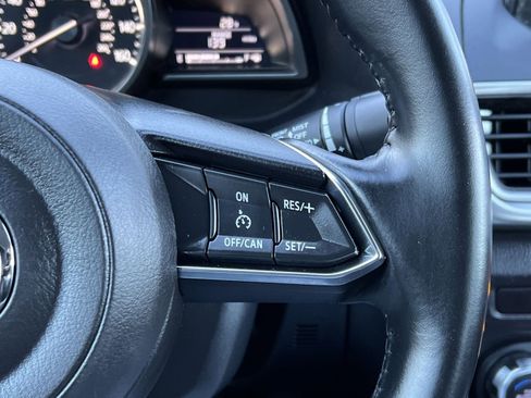 Used 2018 MAZDA MAZDA3 Touring image 28