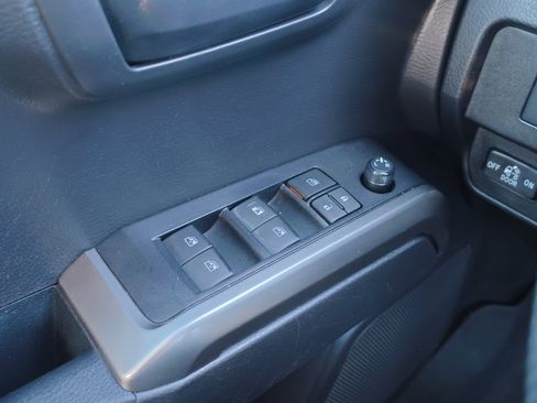 Used 2022 Toyota Tacoma SR5 image 16