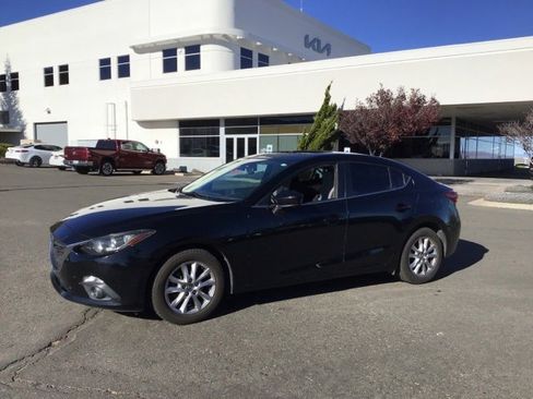 Used 2016 MAZDA MAZDA3 i Touring w/ Popular Equipment Package image 2