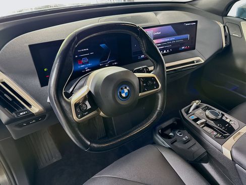 Used 2024 BMW iX xDrive50 w/ Sport Package AWD/4WD image 13