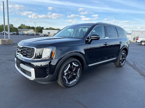 Used 2025 Kia Telluride S AWD/4WD image 5