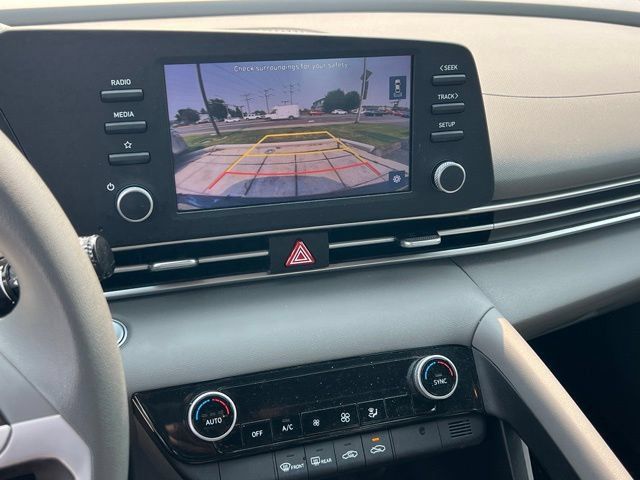 Used 2023 Hyundai Elantra SEL FWD image 18