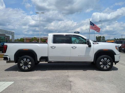 Used 2022 GMC Sierra 2500 Denali AWD/4WD image 3