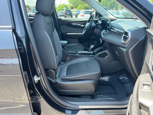 Used 2025 Chevrolet TrailBlazer LT w/ Convenience Package AWD/4WD image 28