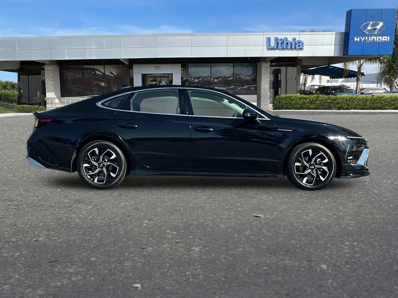 Used 2025 Hyundai Sonata SEL FWD image 9